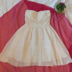 Event light cream dress sz small